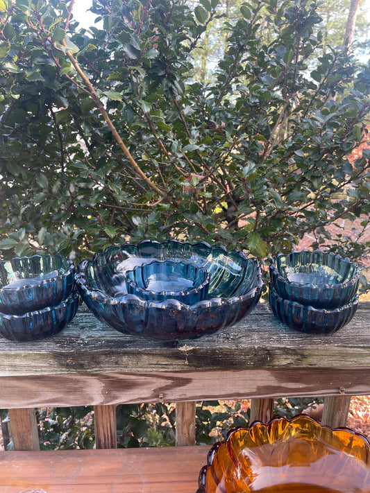 Indiana Glass footed Salad Bowl with 5 Serving Bowls