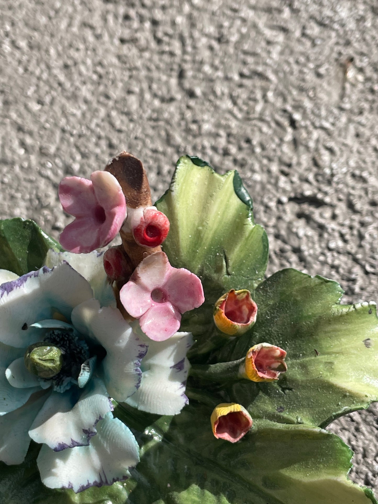 Capodimonte Leaf with Flowers