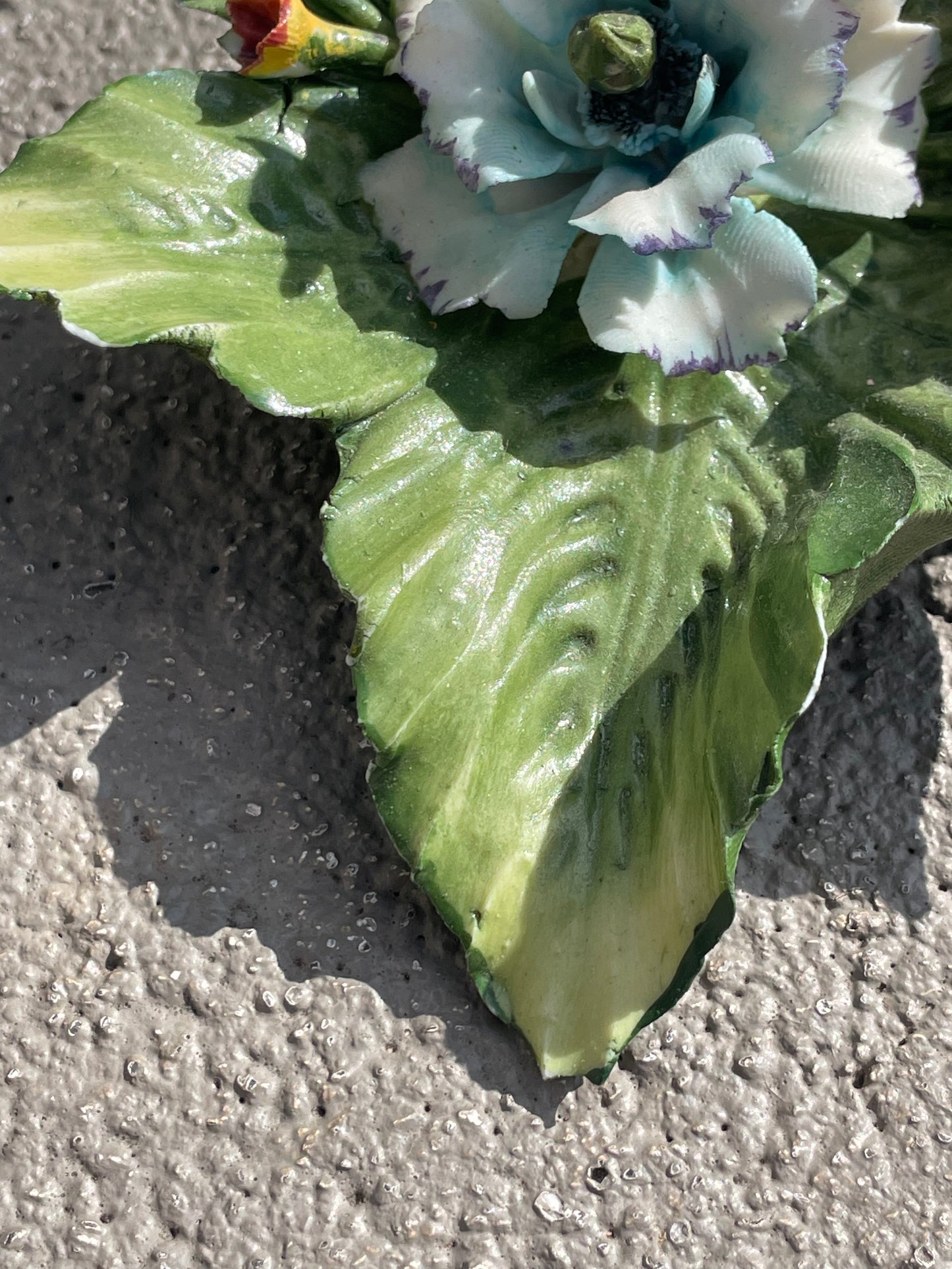 Capodimonte Leaf with Flowers