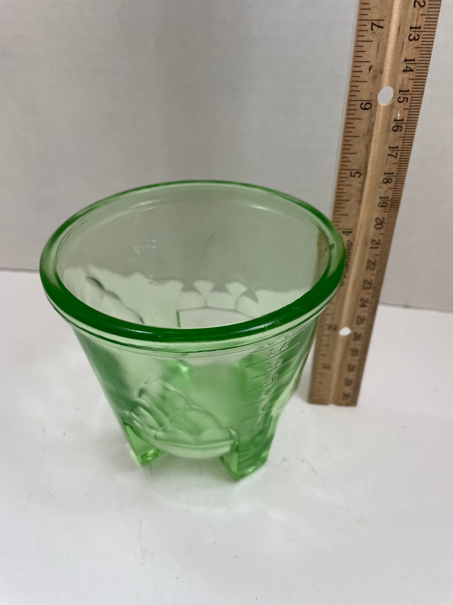 Deco Pattern Uranium Glass Measuring Cup